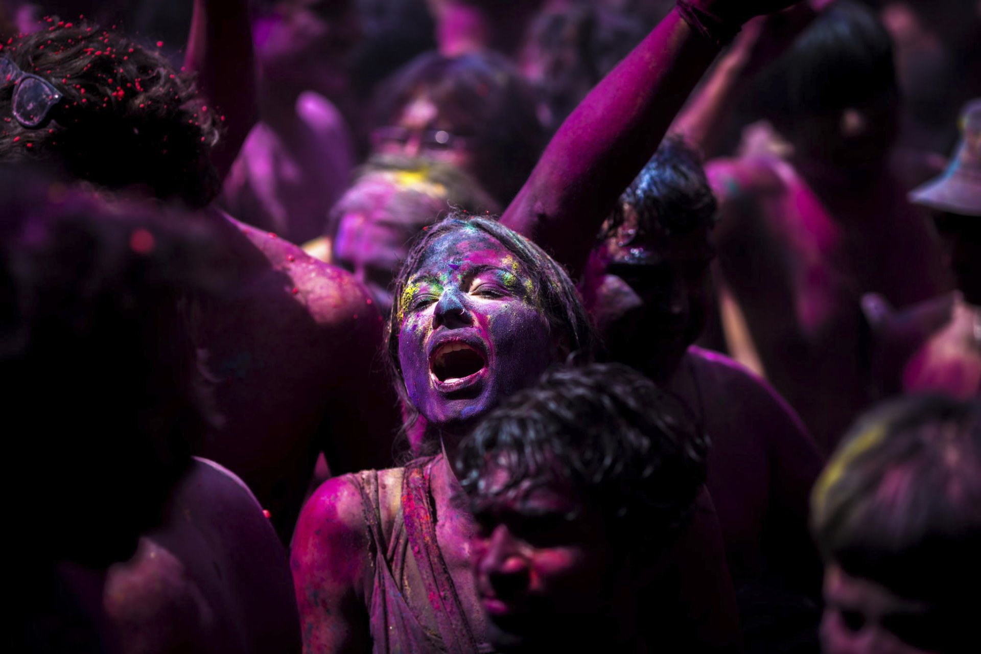 holi festival vernice viso gioia