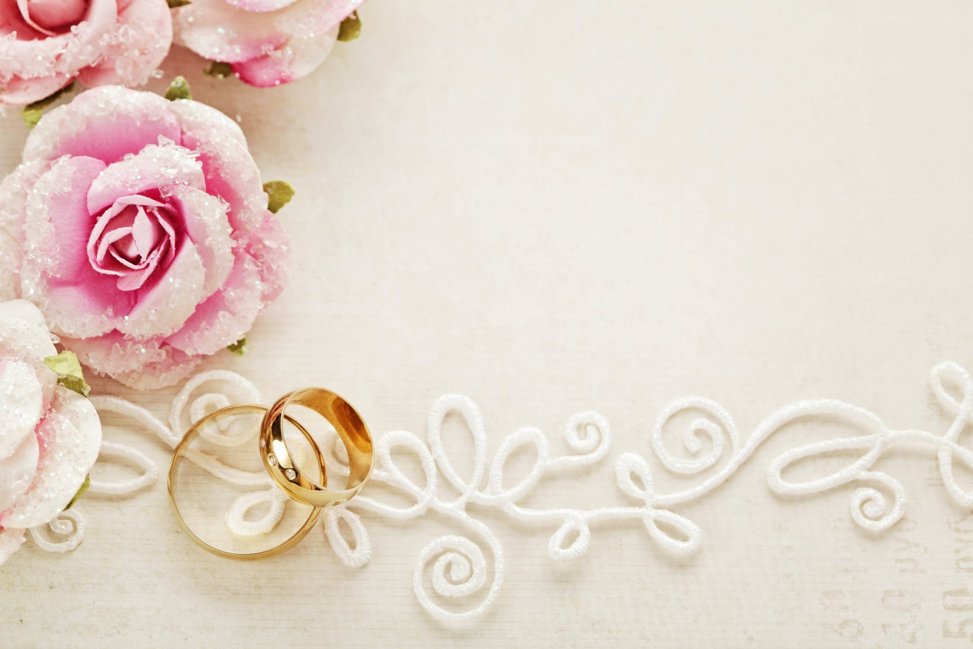 festa matrimonio anelli nuziali colombe pizzo fiori rose