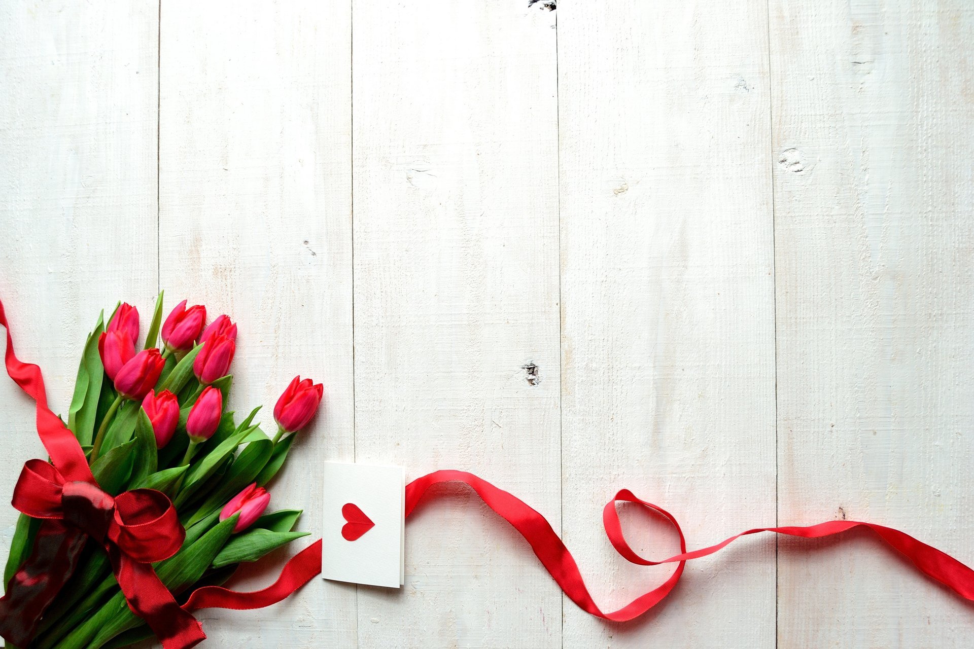 fiori tulipani nastro fiocco cartolina cuore vacanza san valentino