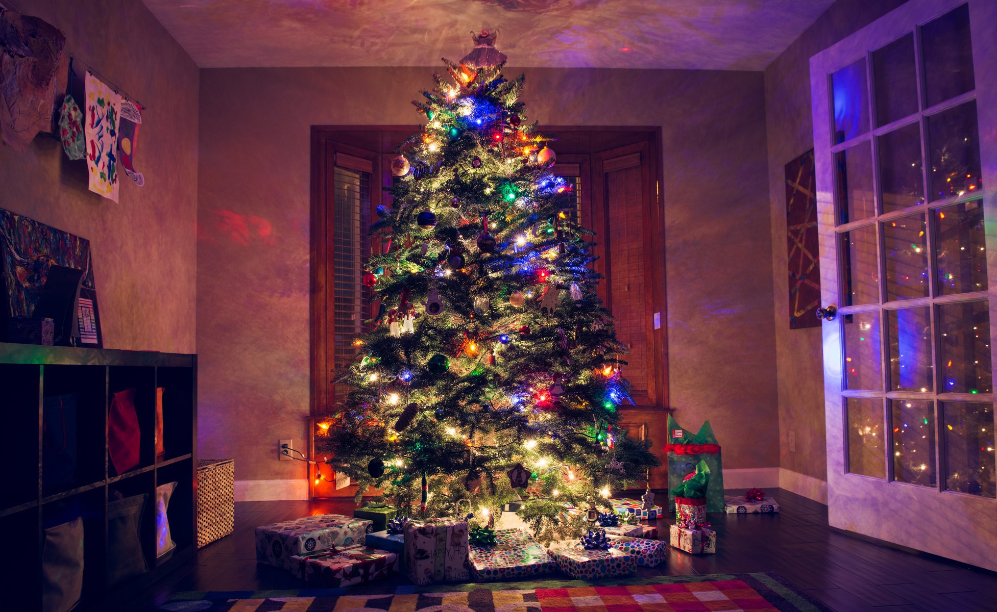 año nuevo habitación árbol de navidad luces