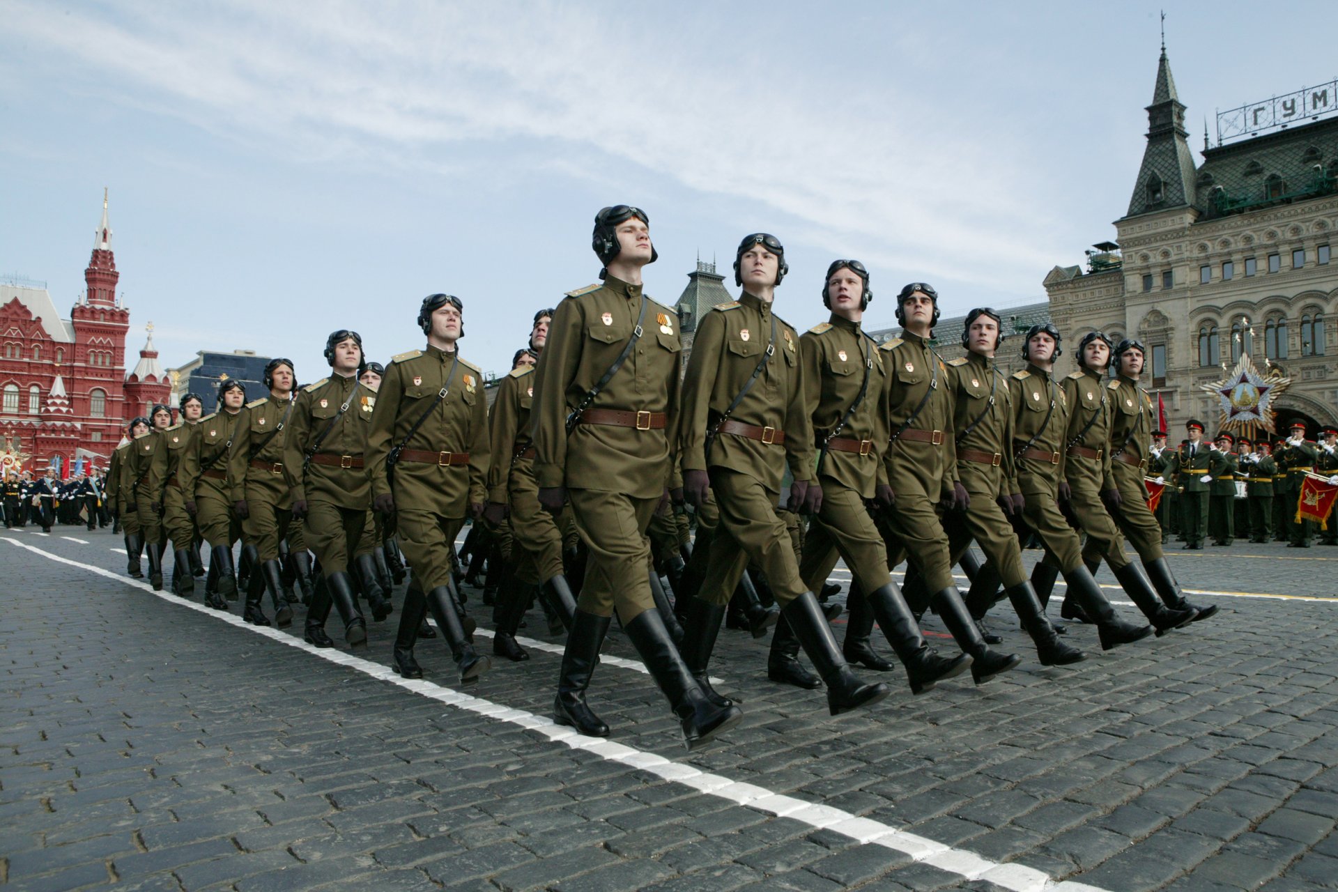 parata della vittoria piazza rossa 9 maggio giorno della vittoria russia urss seconda guerra mondiale grande guerra patriottica piloti 1945 uniforme marcia marcia mosca festa soldati combattenti truppe gomma orgoglio onore memoria russi vittoria applausi