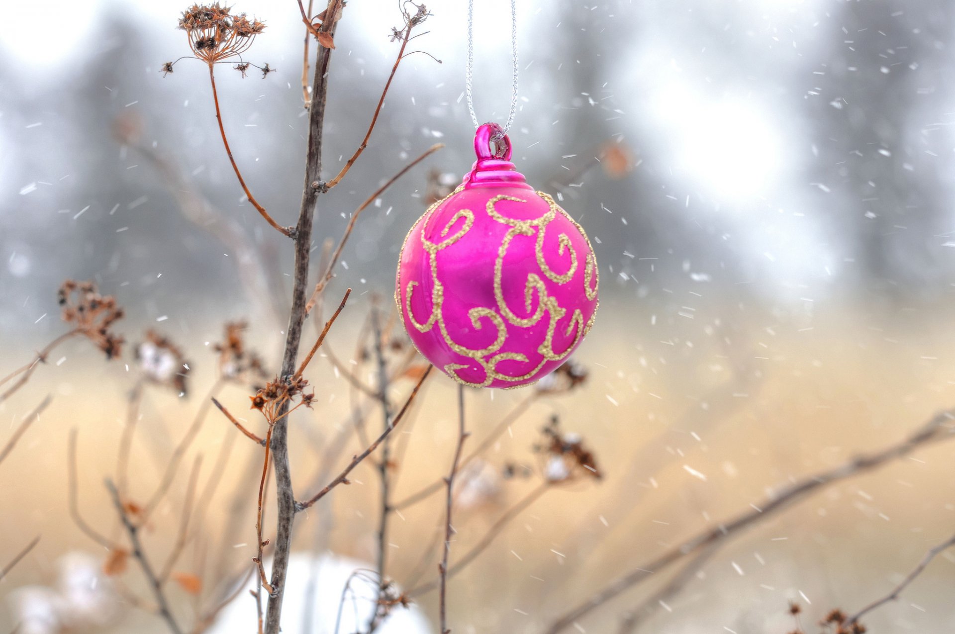 natur baum ball dekoration neujahr weihnachten