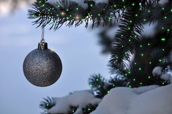 Weihnachtsbaum Dekoration. Weihnachtskugel