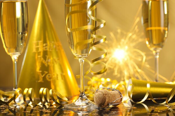 Bicchieri di champagne a serpentina e Sparkler