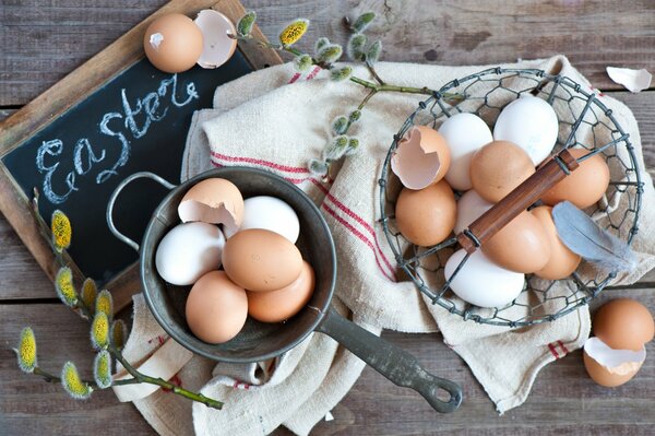 Ostern-Stillleben mit Eisenkraut und Eiern