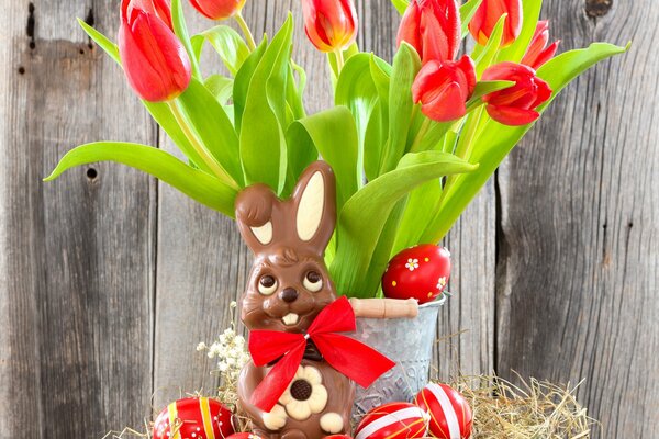 Osterfest mit Tulpen