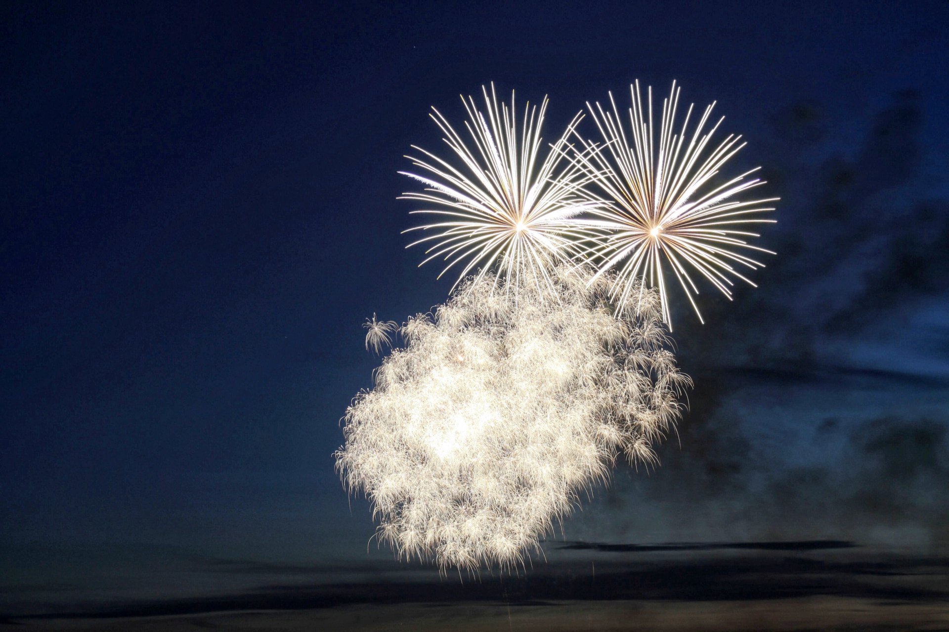 nuit feux d artifice blanc vacances