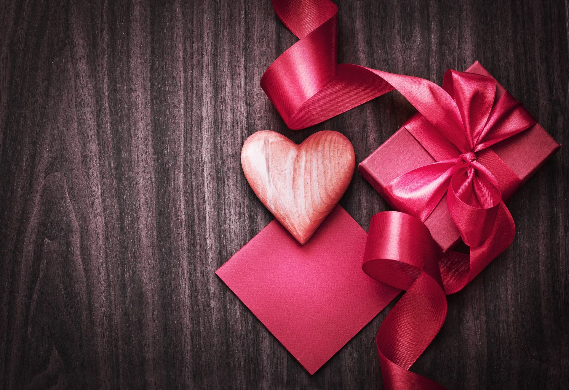 valentinstag feiertag herz herz geschenk box band rosa hintergrund