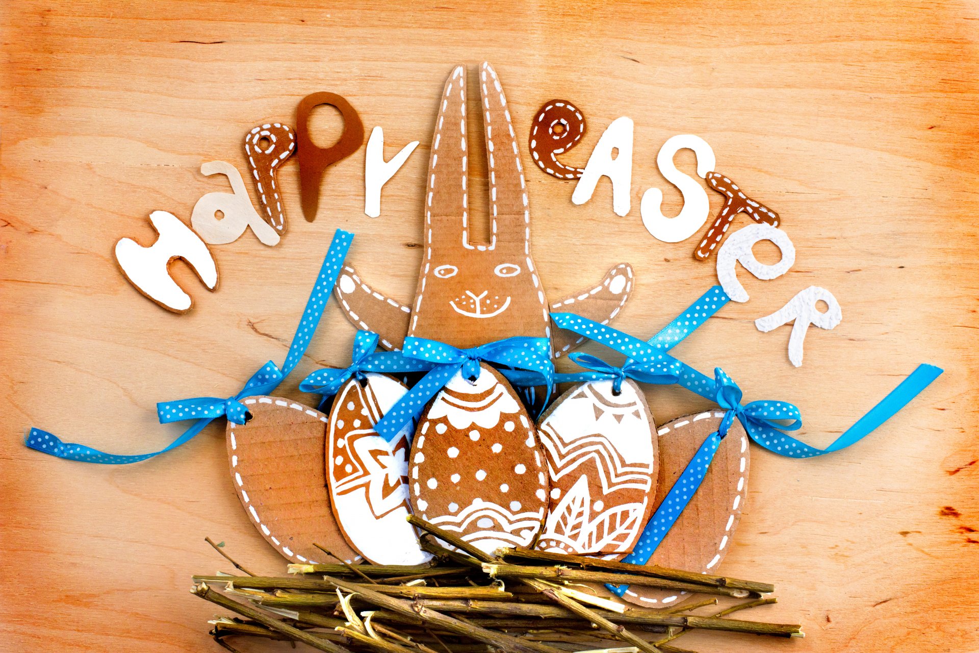 feiertag ostern nest zweige figuren eier hase inschrift bänder baum