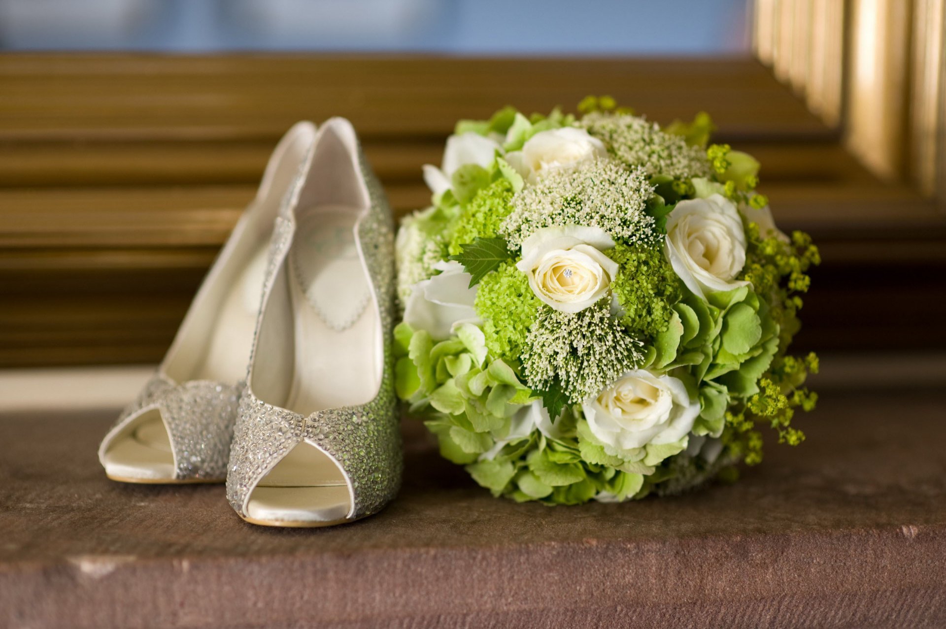 chaussures fleurs bouquet de mariage