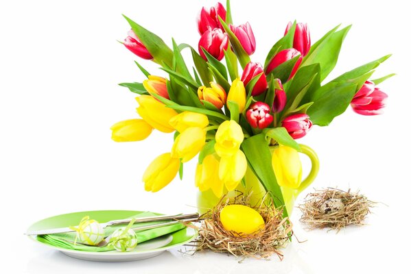Tulipani multicolori con uova nel nido