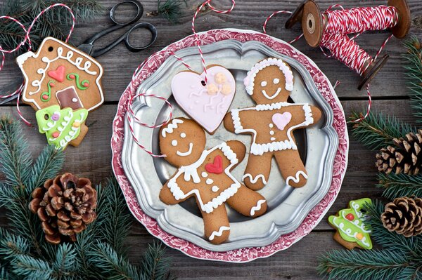 Gingerbread men are the best Christmas decoration