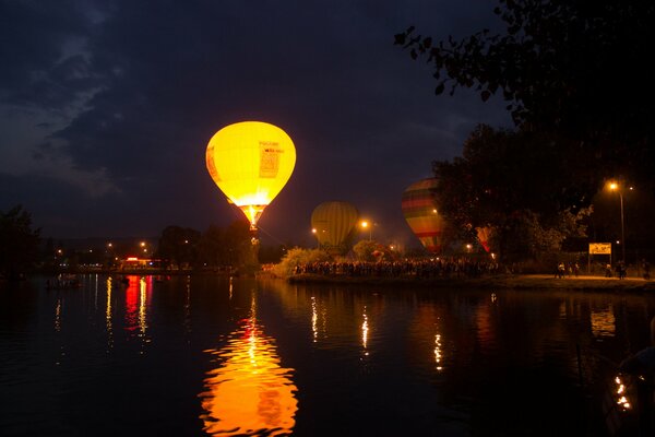 Pyatikor night with balloons