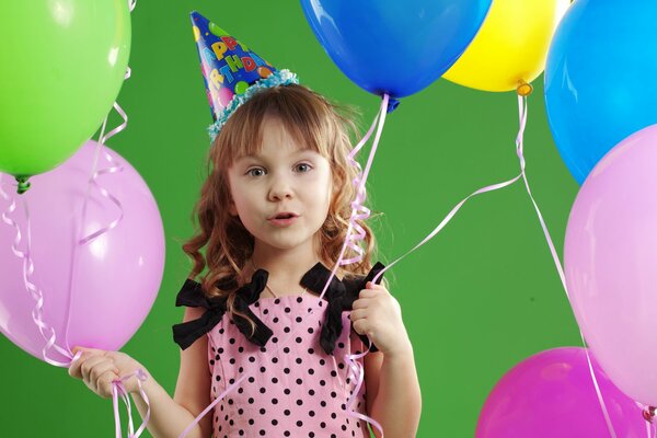 Bella bambina con palloncini