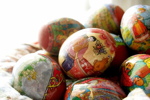 Huevos decorados para Pascua