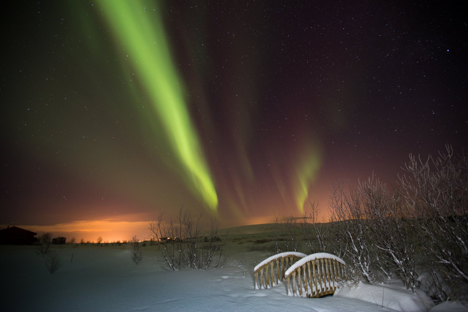 resplandor aurora boreal noche invierno puente estrellas