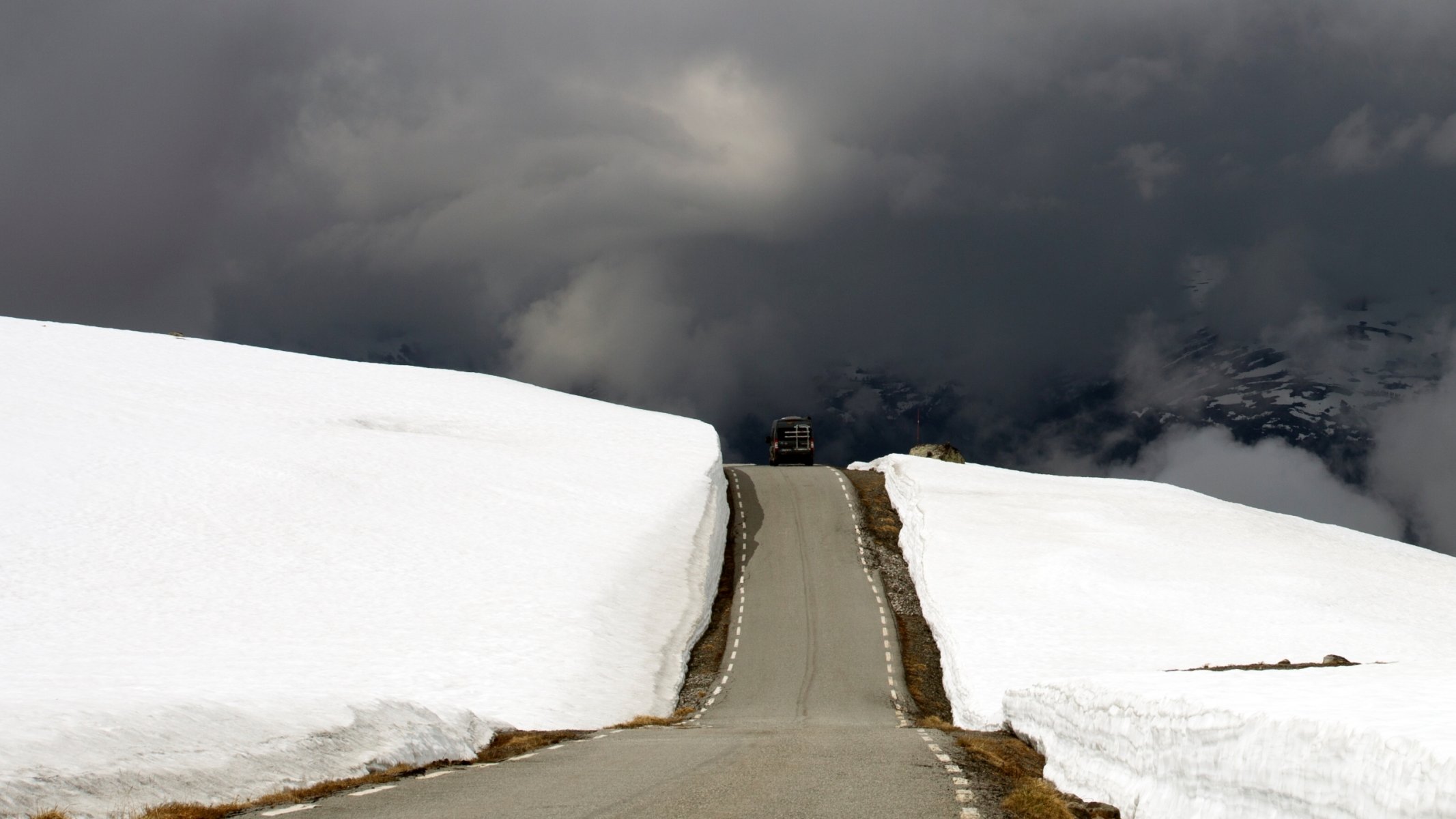 hardangervidda norvège route neige