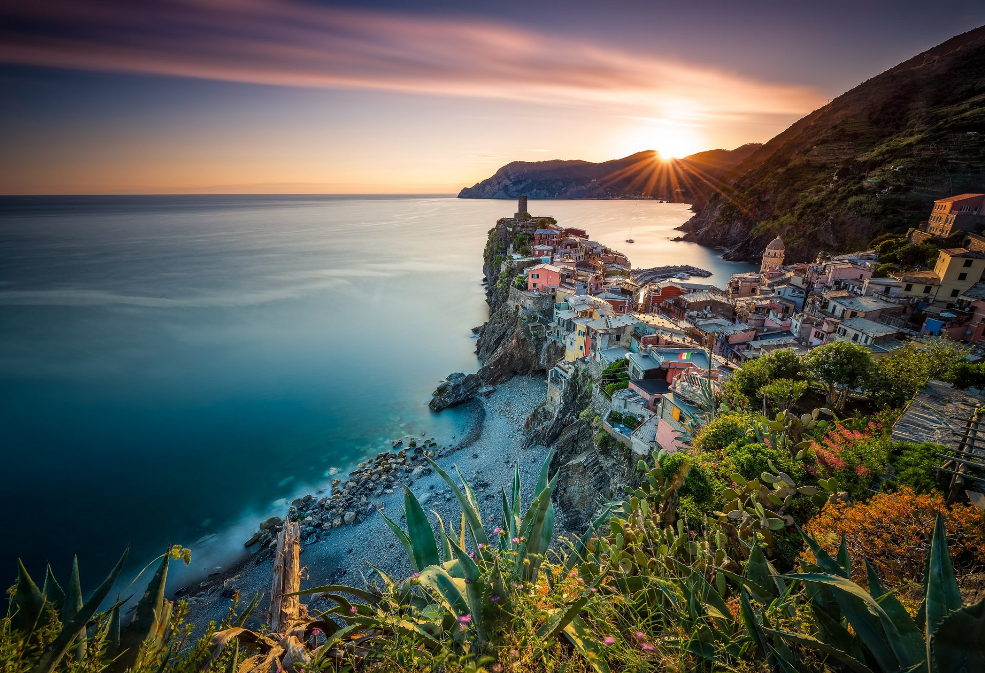 вернацца cinque terre лигурия италия лигурийское море чинкве-терре море побережье закат панорама