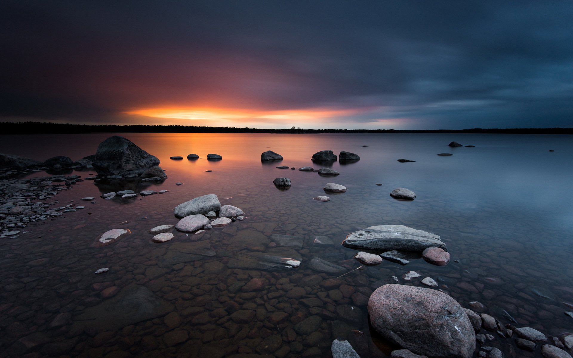 lago notte paesaggio