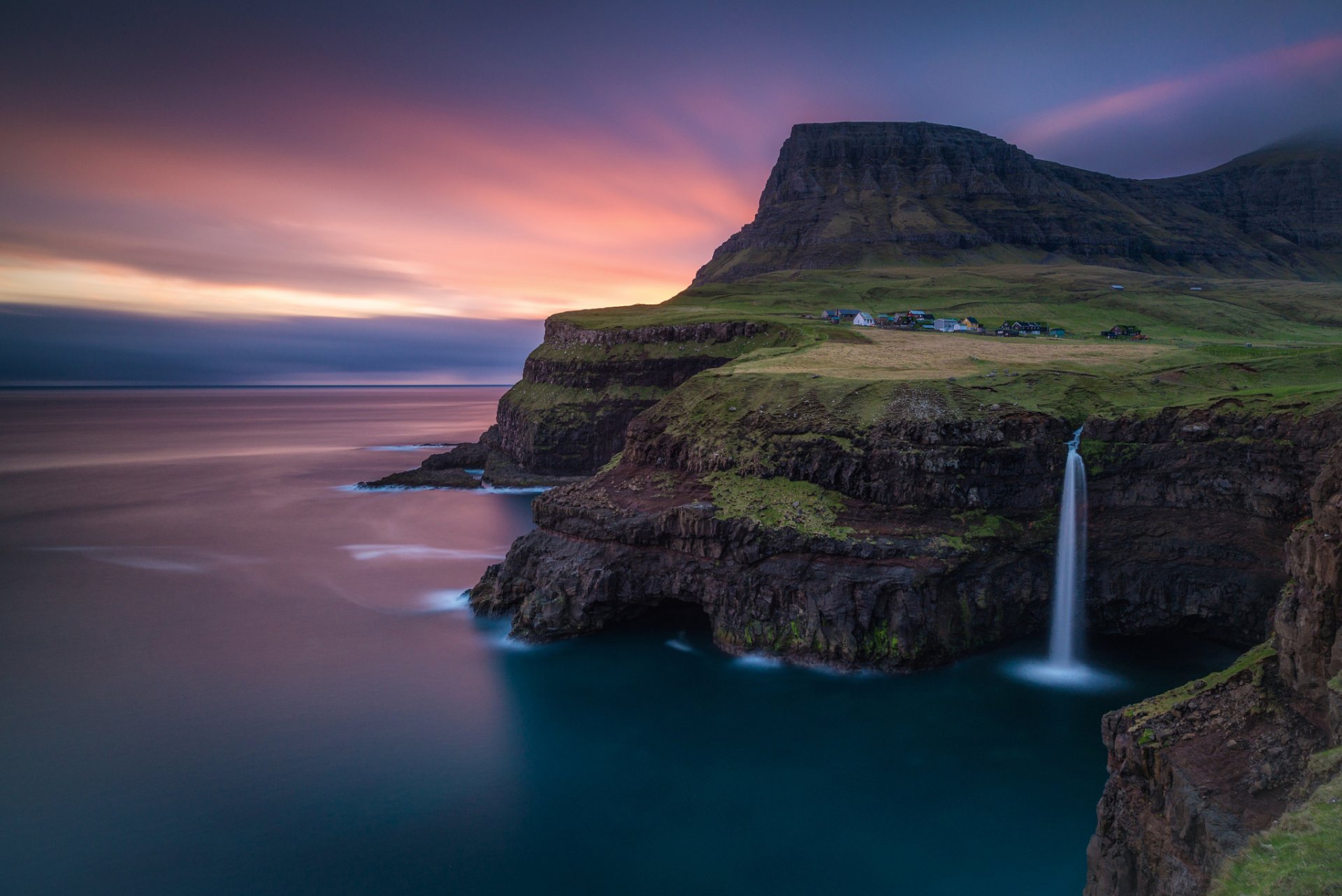 islas feroe isla cascada océano atlántico montaña rocas