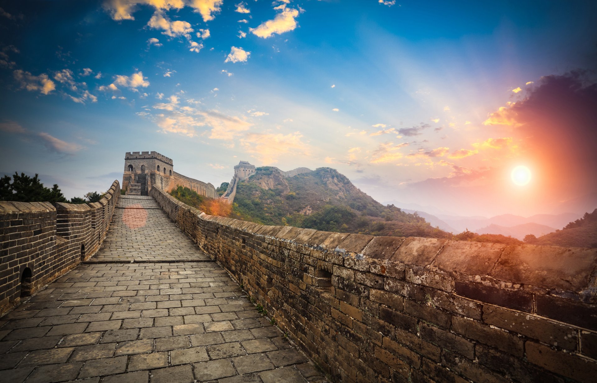 landschaft china berge wachtürme türme festungsmauern mauer chinesische mauer chinesische mauer 2. jahrhundert v. chr.-1644 morgen lichtstrahlen eines der neuen sieben weltwunder sommer tourismus urlaub reisen mein planet unschärfe bokeh tapete