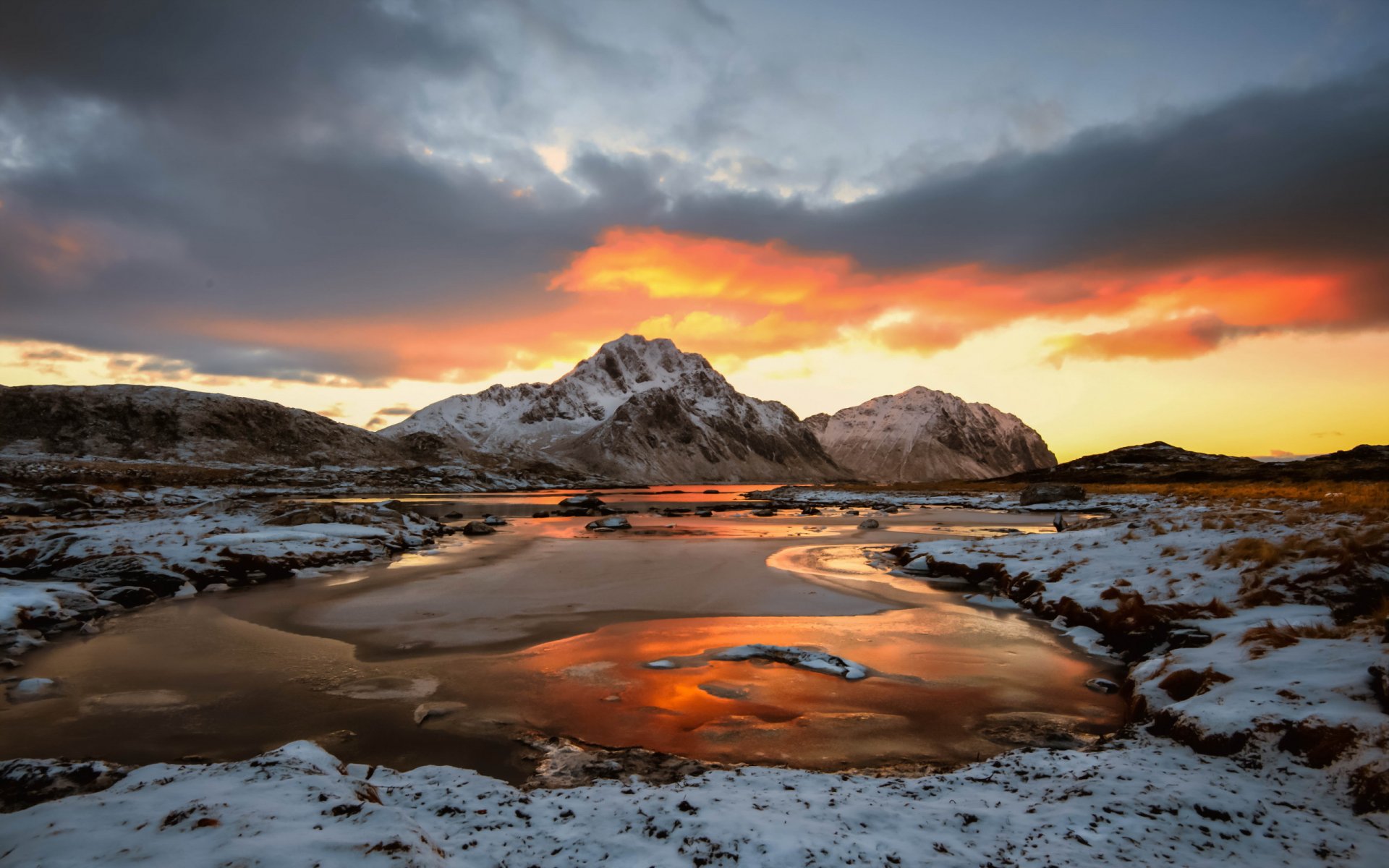 lofoten stein leland neige mer