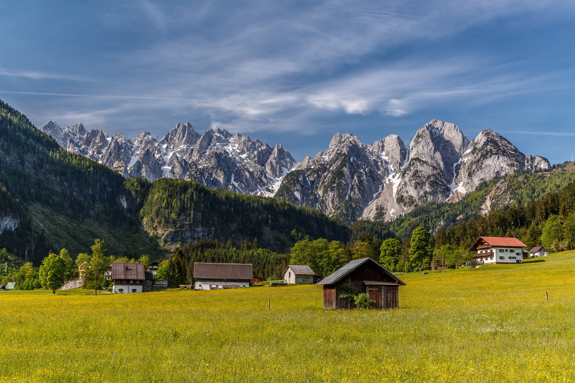 alpy austria góry wieś domki domy dolina łąka