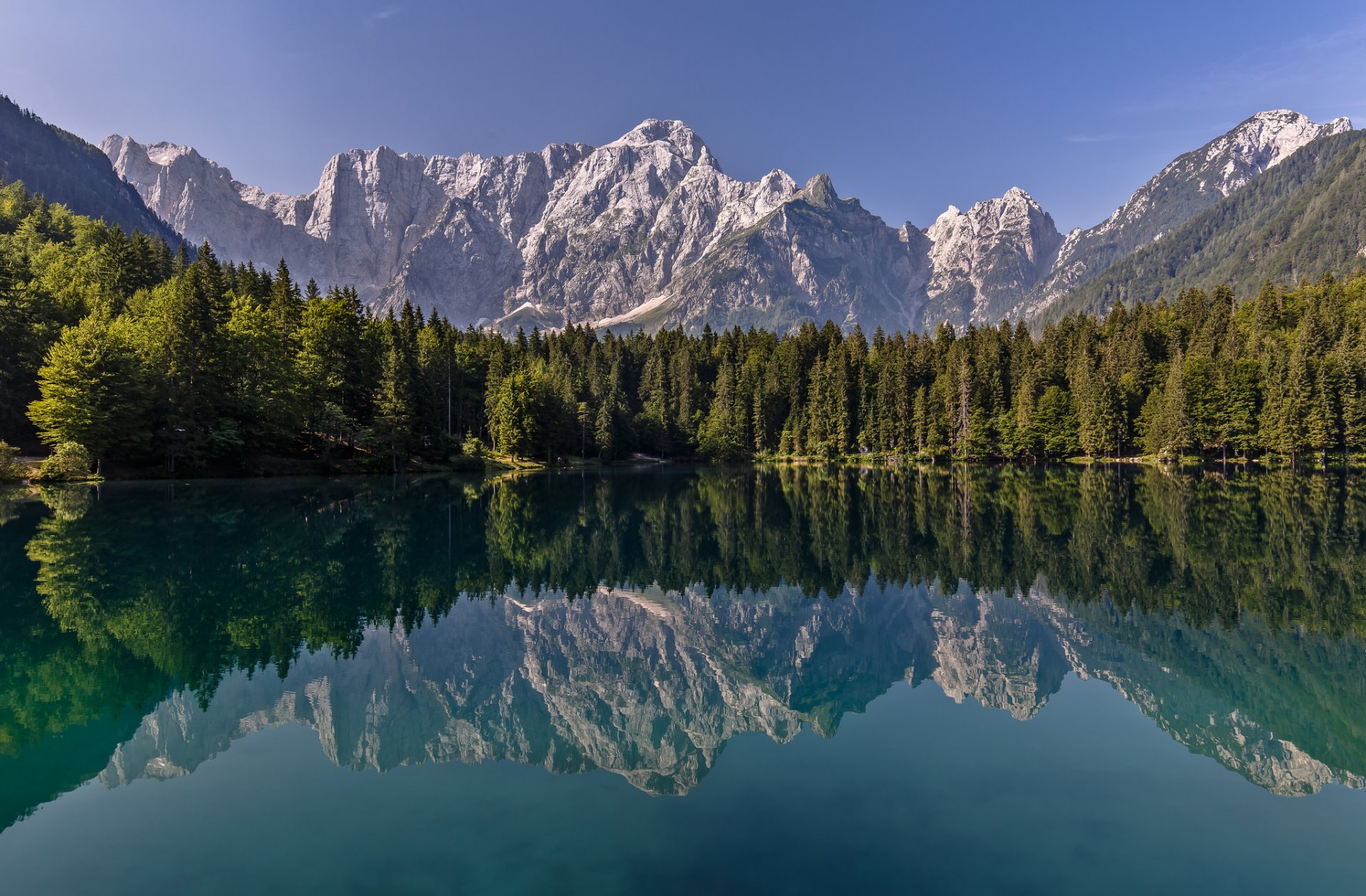 lustro jeziora park narodowy yosemite kalifornia sierra nevada yosemite jezioro góry las drzewa odbicie