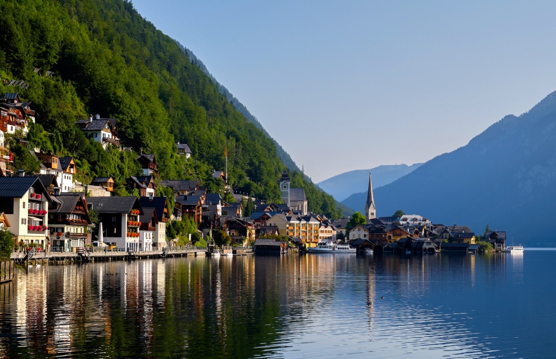 hallstatt autriche lac hallstatt alpes lac hallstatt lac montagnes maisons