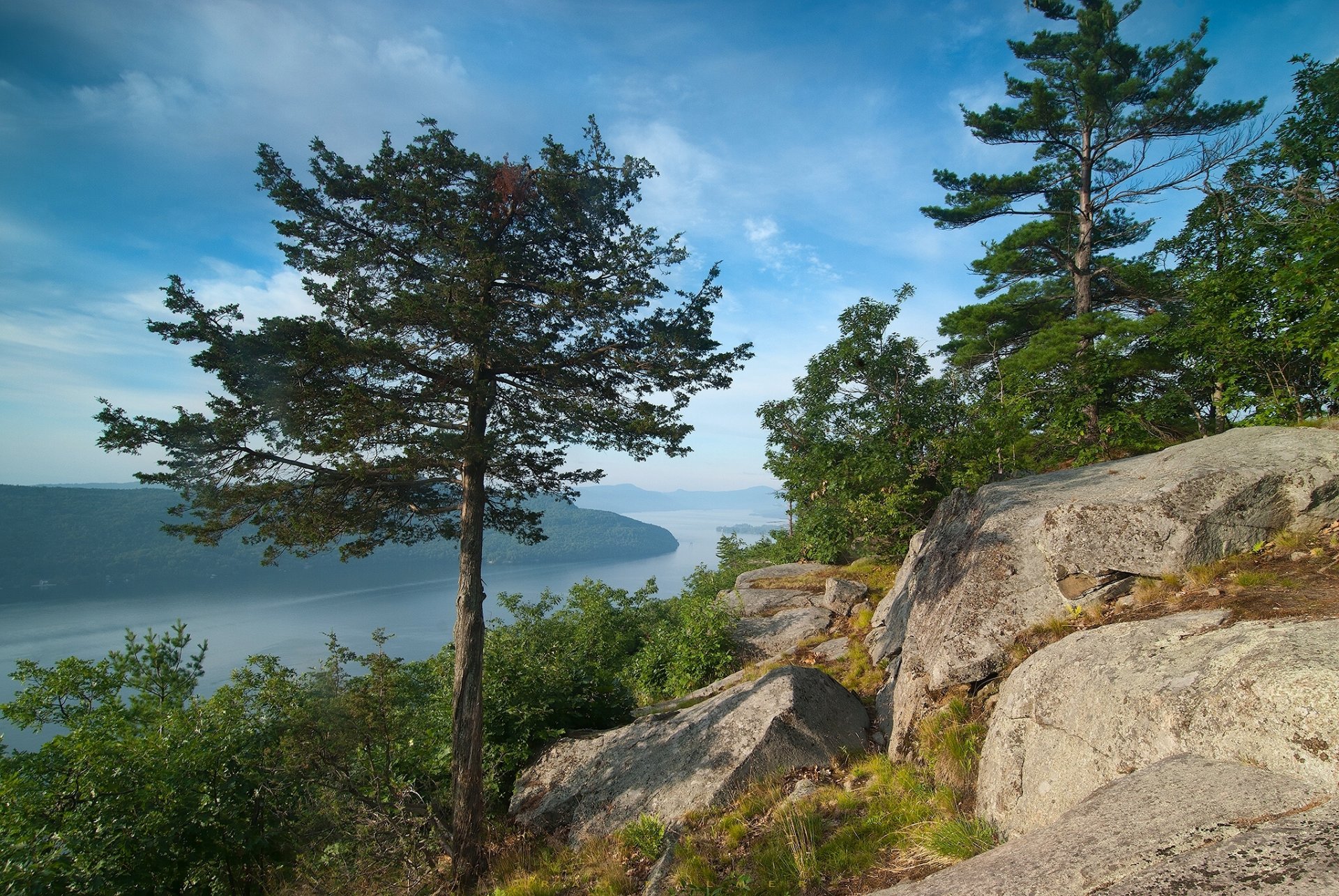 lake george wielka dolina appalachów góry adirondack nowy jork jezioro lake george wielka dolina góry adirondack stan nowy jork jezioro drzewa skały panorama