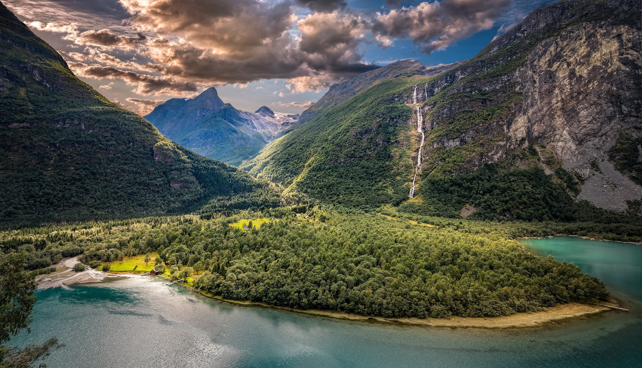 vikane sogn-og noruega vikan sogn-og-furane valle montañas lago nubes panorama