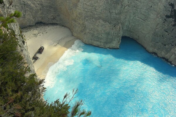 Пляж с песком в Греции, фото с высоты