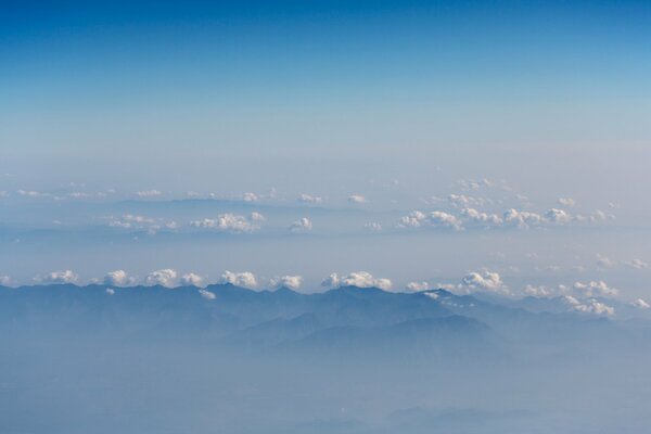 Ciel nuageux sans fin vue de l avion