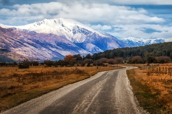 New Zealand road to the lake in the mountains