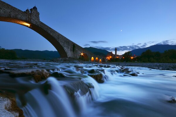 The night bridge on the Ponte del Diavolo