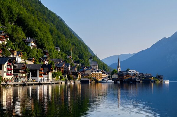 Häuser am Walnussufer in Österreich