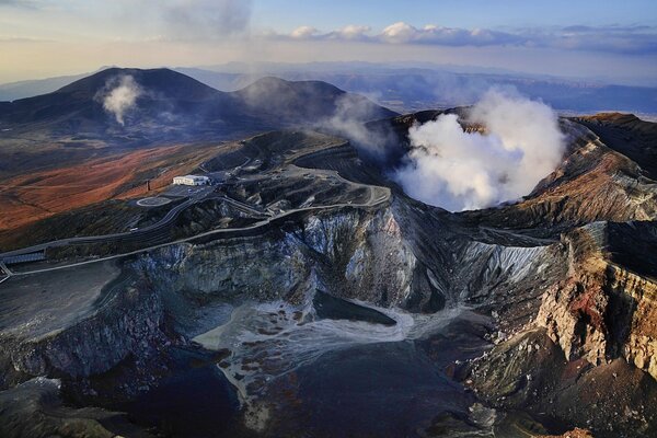 Sollievo delle montagne in una mattina d autunno