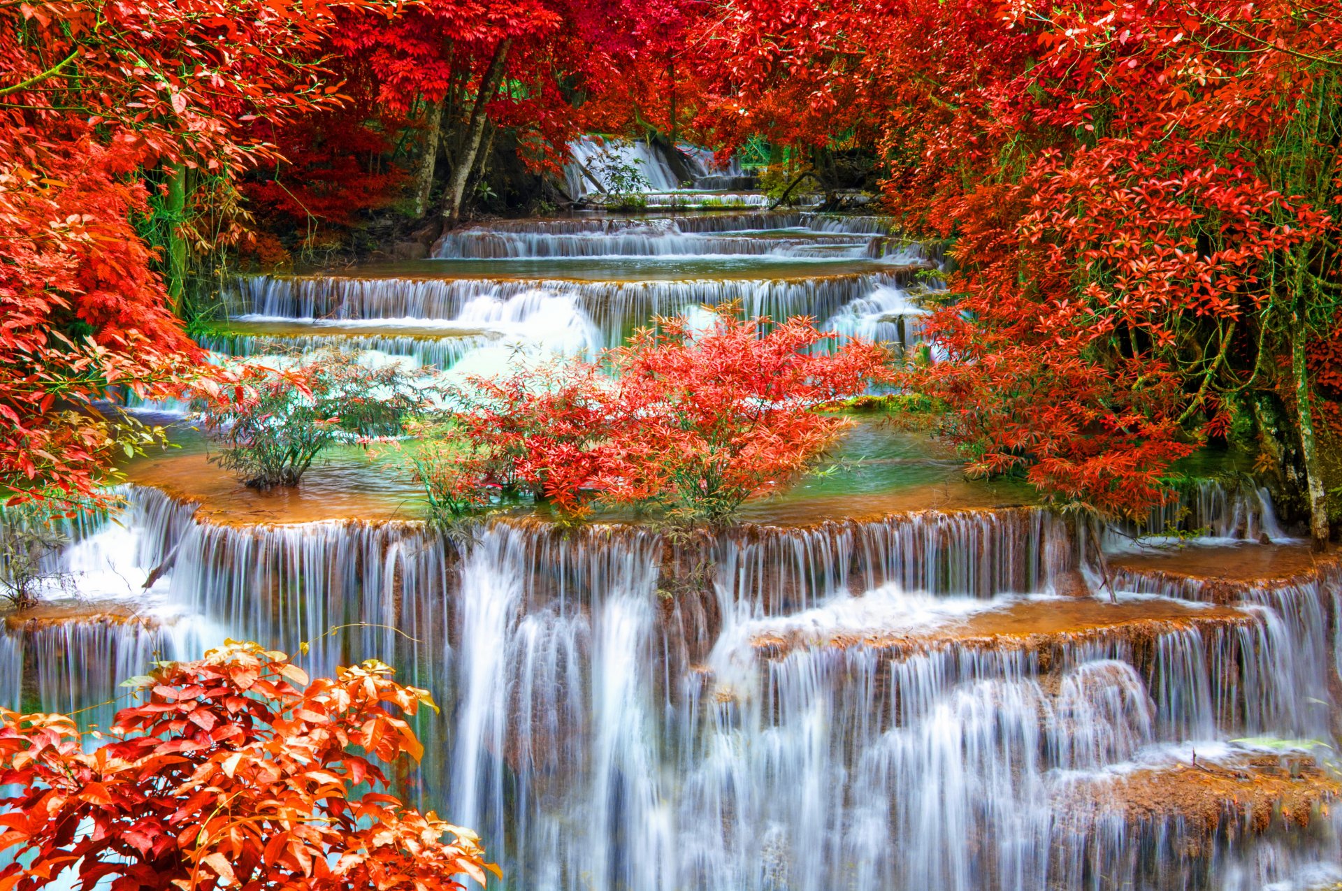 otoño cascadas provincia de kanchanaburi naturaleza foto