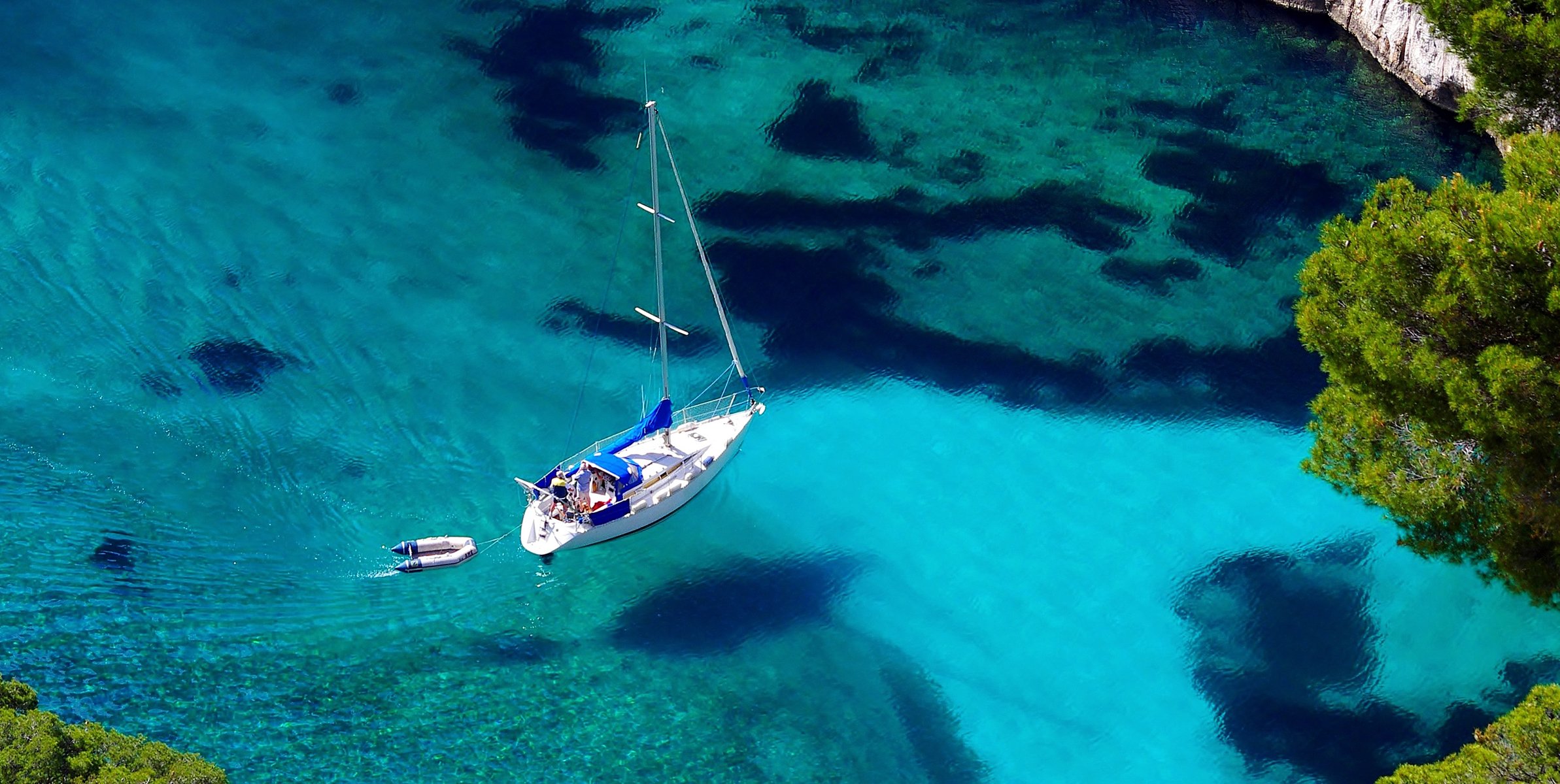 bahía bahía agua transparencia yate barco