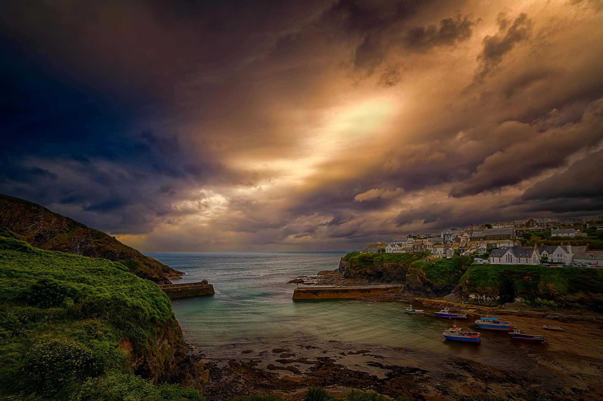 puerto isaac cornualles inglaterra cielo nubes bahía ciudad casas