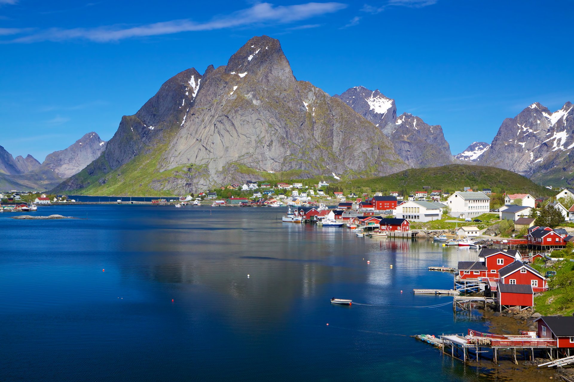 norwegen berge meer küste stadt lofoten lofoten-inseln norwegisches meer