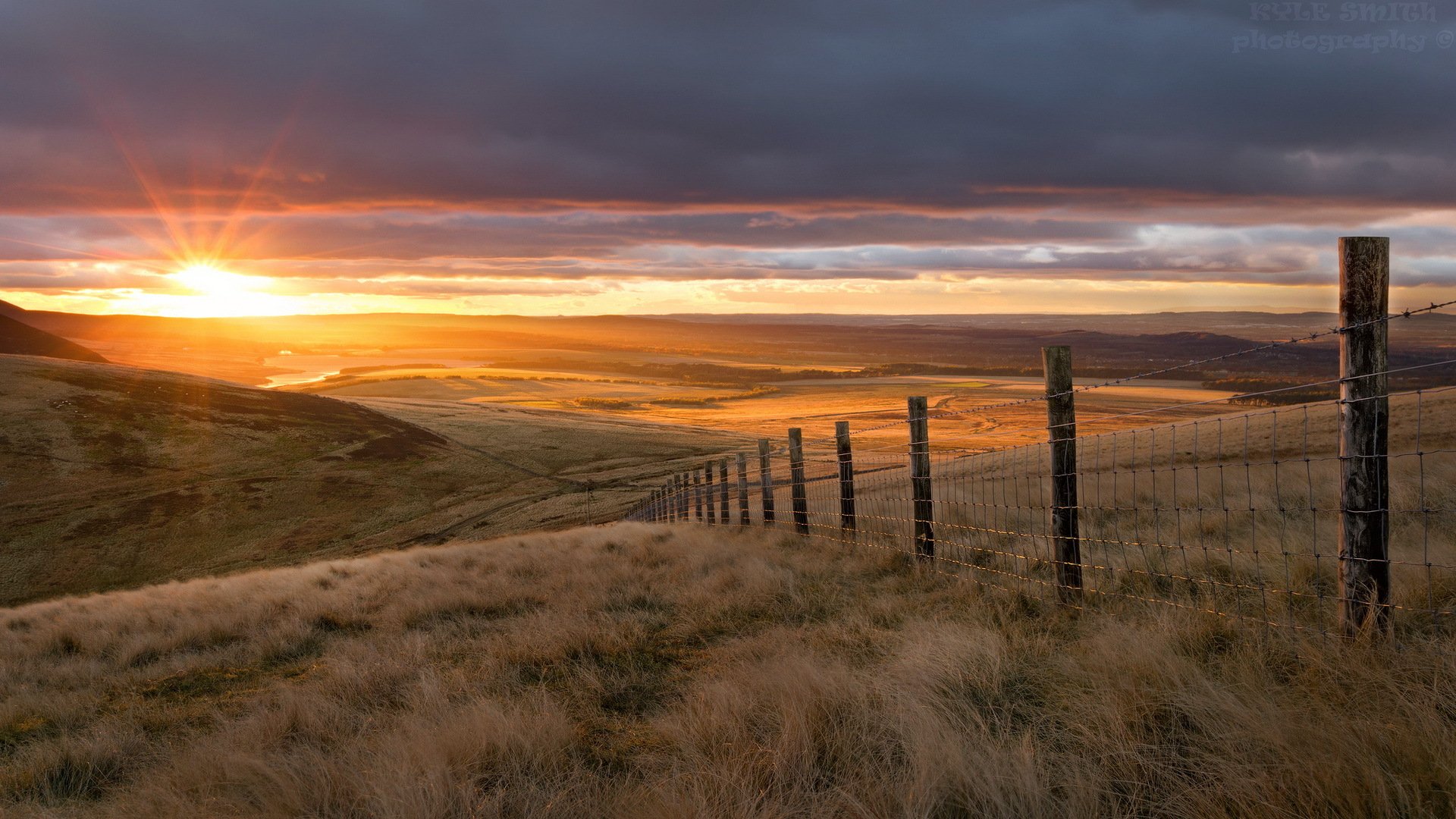 sonnenuntergang feld zaun