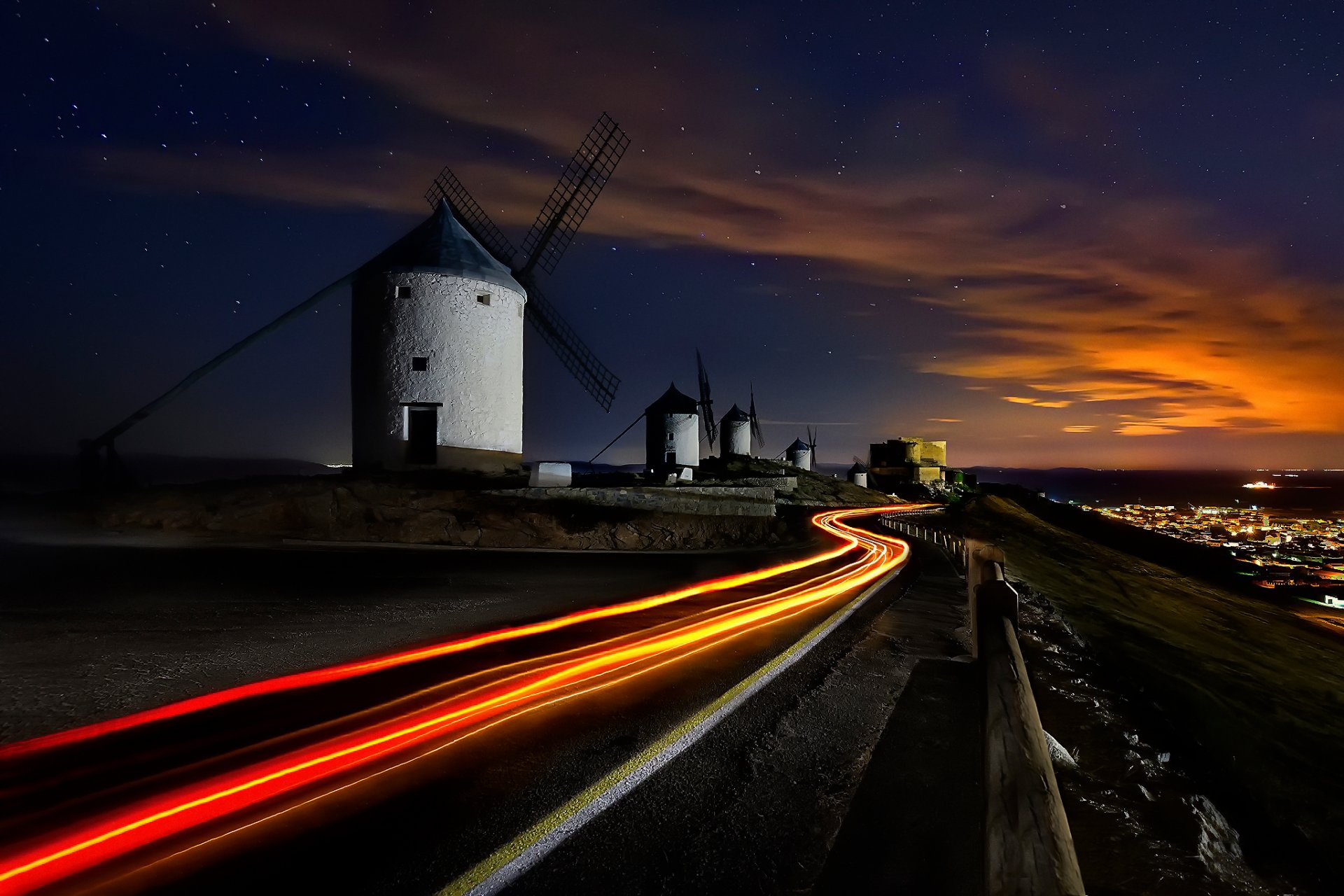 spanien windmühlen nacht himmel sterne milchpilze straße licht belichtung