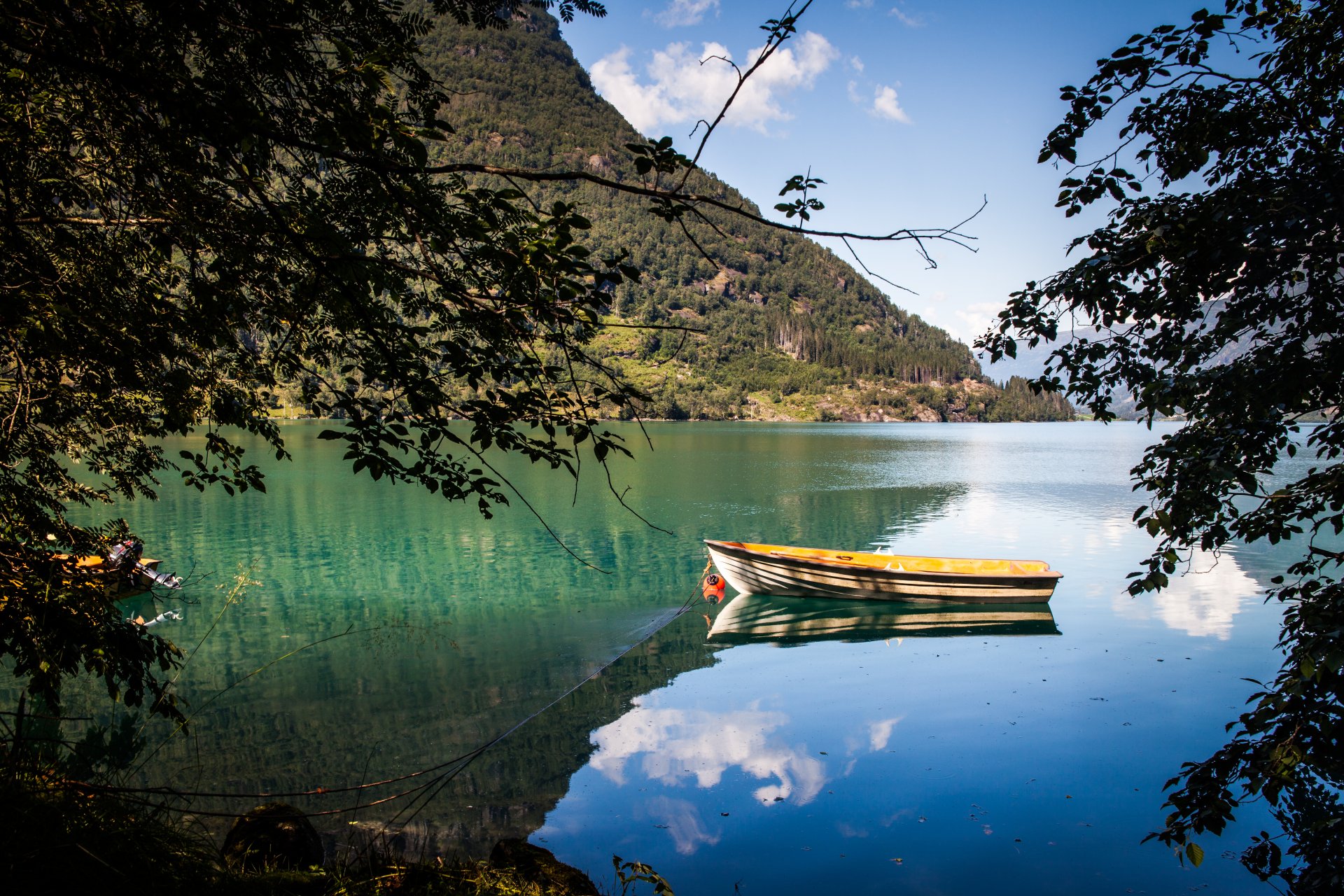 photographer andrés nieto porras photo boat lake reservoir branch