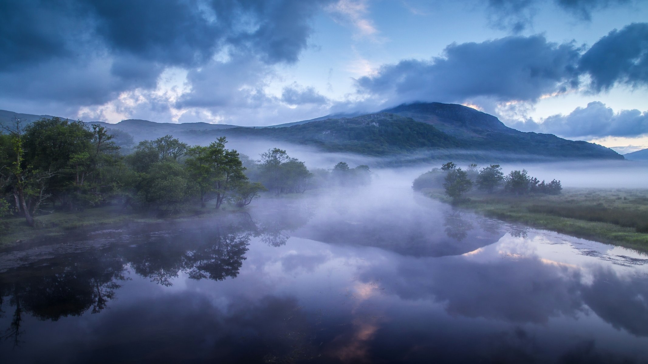 afon glaslyn wales england river glaslin river mountain hills fog morning