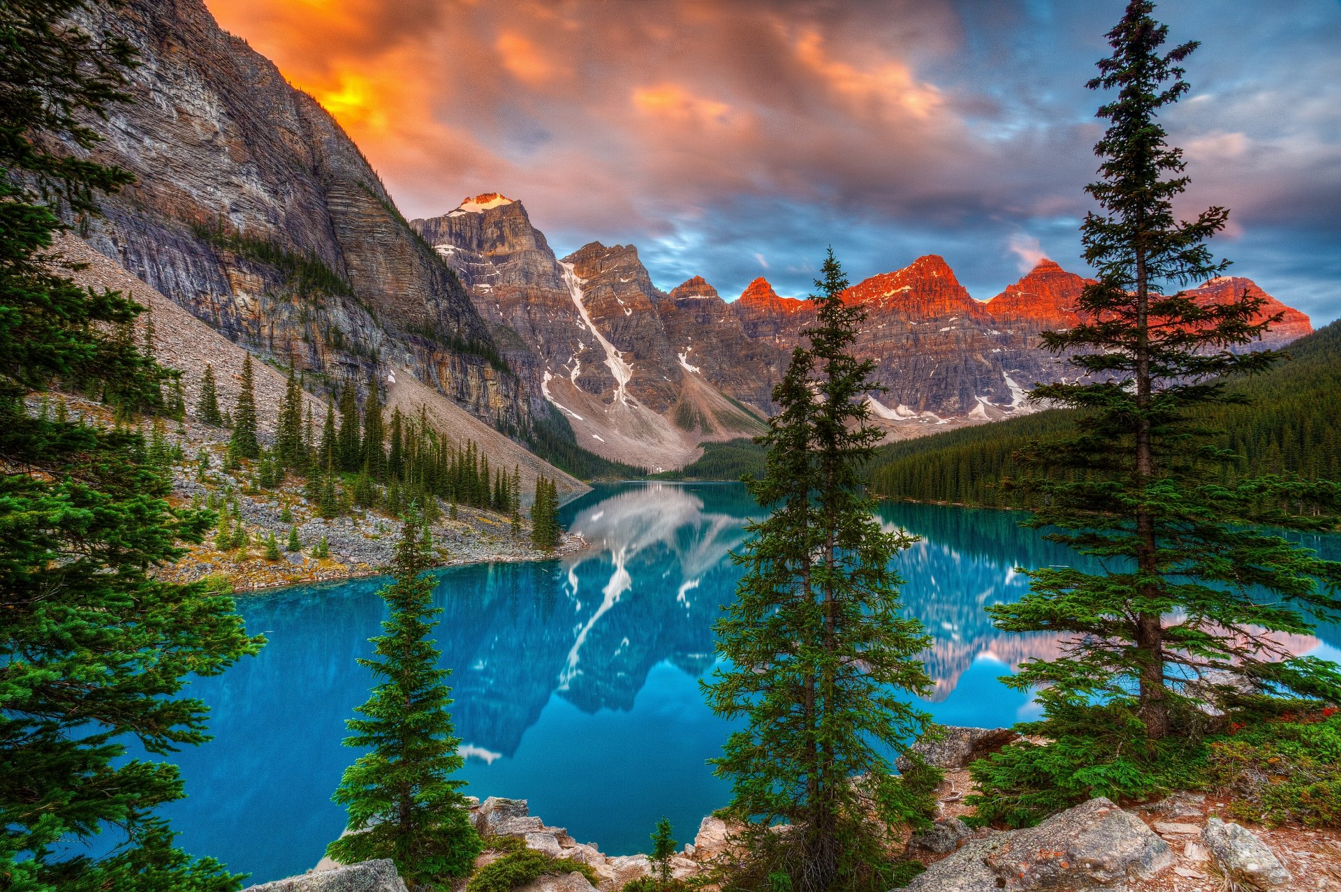 moraine park narodowy banff alberta kanada dolina dziesięciu szczytów jezioro moraine banff góry jezioro drzewa odbicie