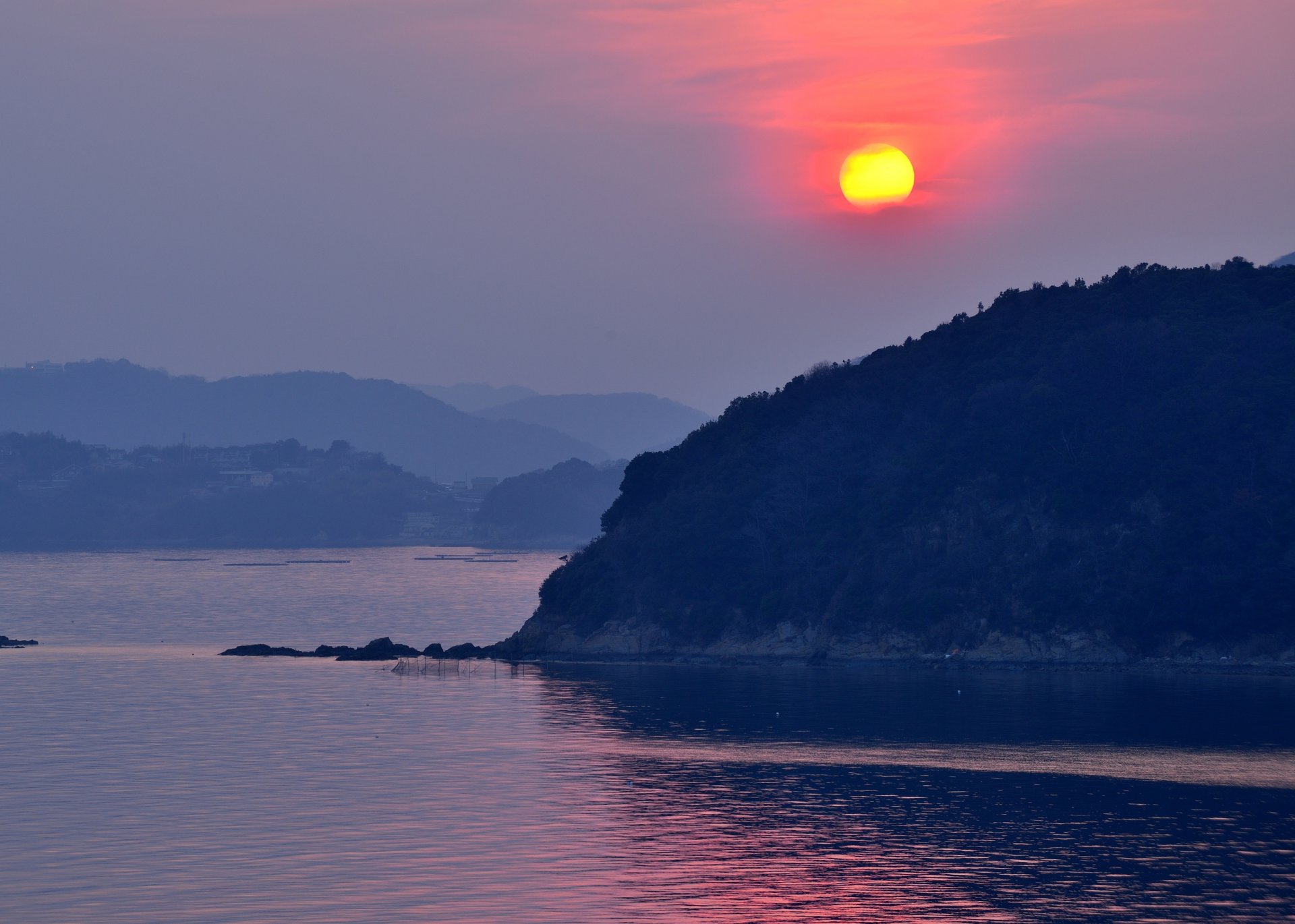 tatsuno prefektura hyogo japonia tatsuno morze zachód słońca góry