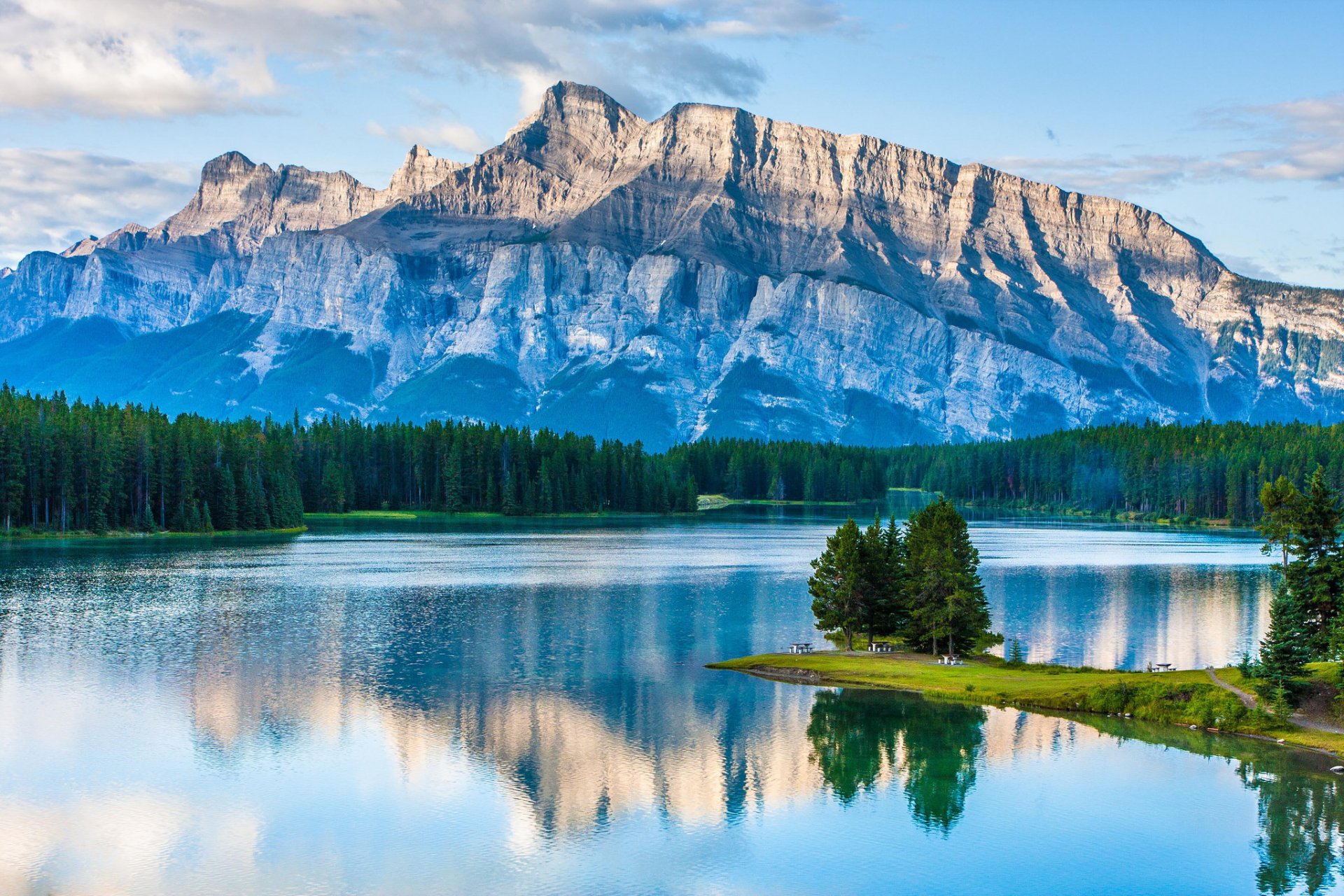 two jack lake park narodowy banff alberta kanada góry las jezioro