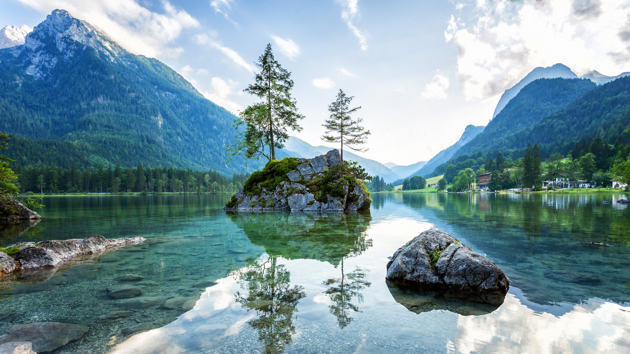 jezioro hintersee ramsauer ramsau berchtesgaden bawaria niemcy alpy jezioro góry skały odbicie