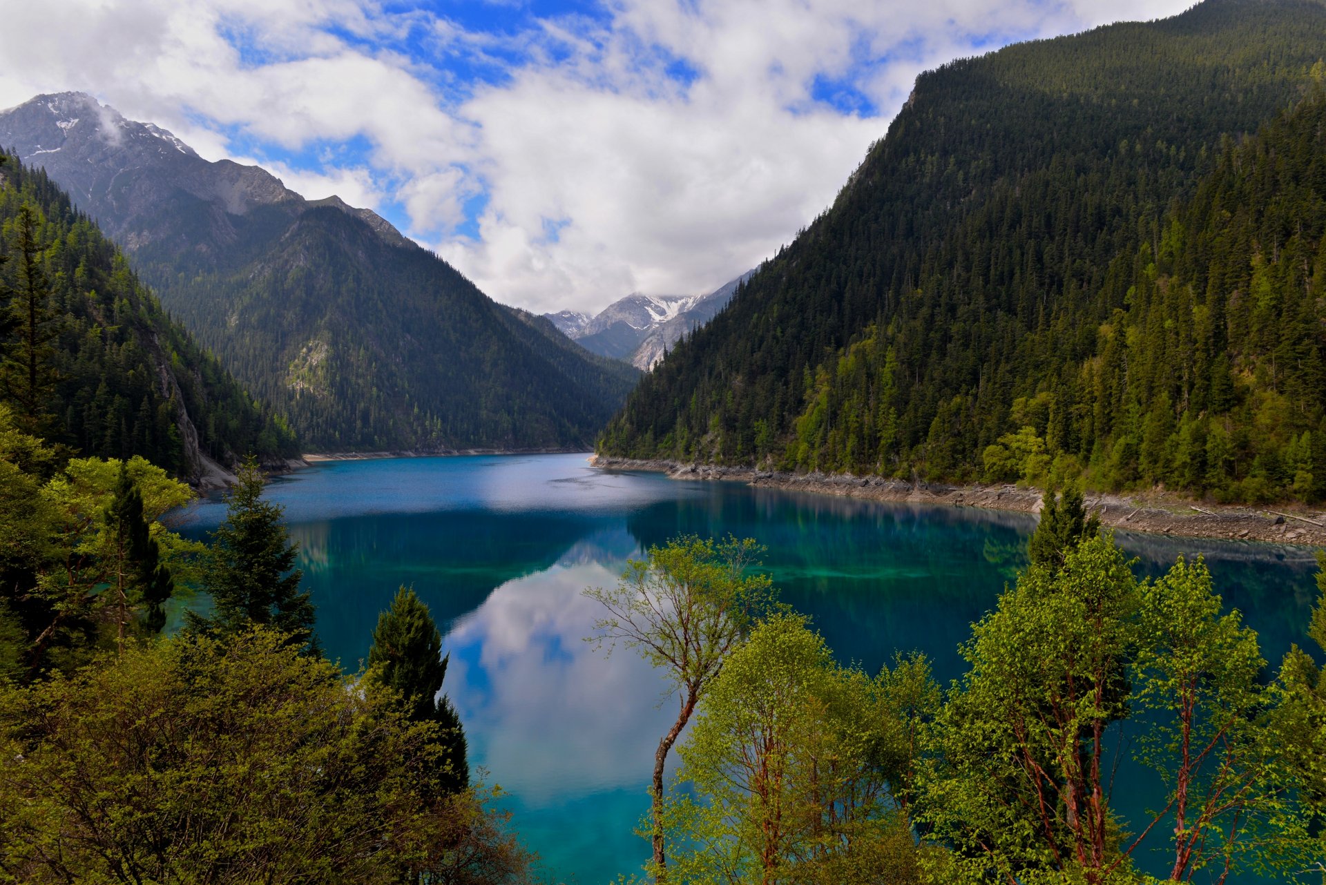 lago largo jiuzhaigou sichuan china minshan lago largo reserva natural lago montañas